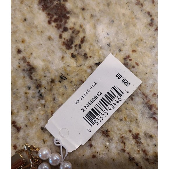 NEW! Vintage Signed Napier Double Strand Faux Pearl Bracelet Gold Tone Clasp - Picture 4 of 8